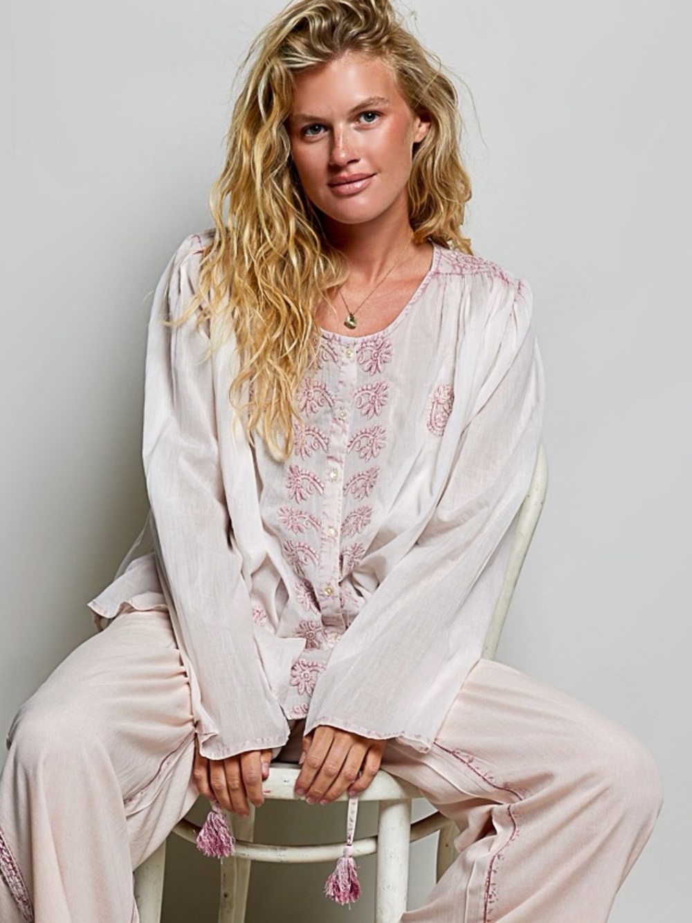 ♥️ POL Embroidered Button Front Woven Shirt- PINK